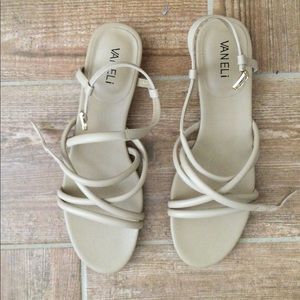 Vaneli Strappy Low Heel Sandal Size 10 Narrow